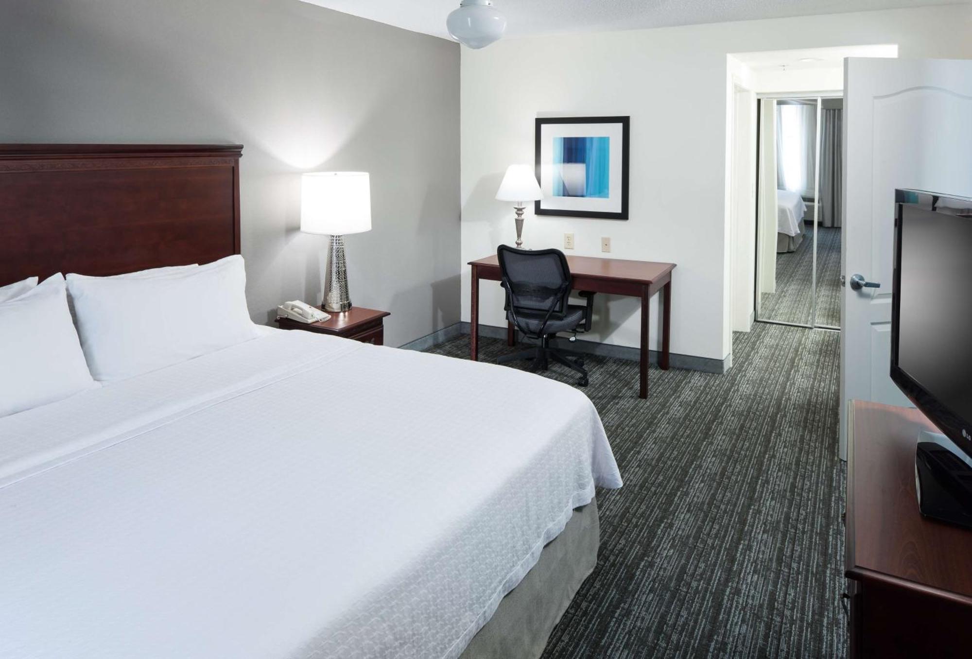โฮมวู้ด สวีท บาย ฮิลตัน ฮันต์สวิลล์ วิลเลจ ออฟ โพรวิเดนซ์ Hotel ภายนอก รูปภาพ