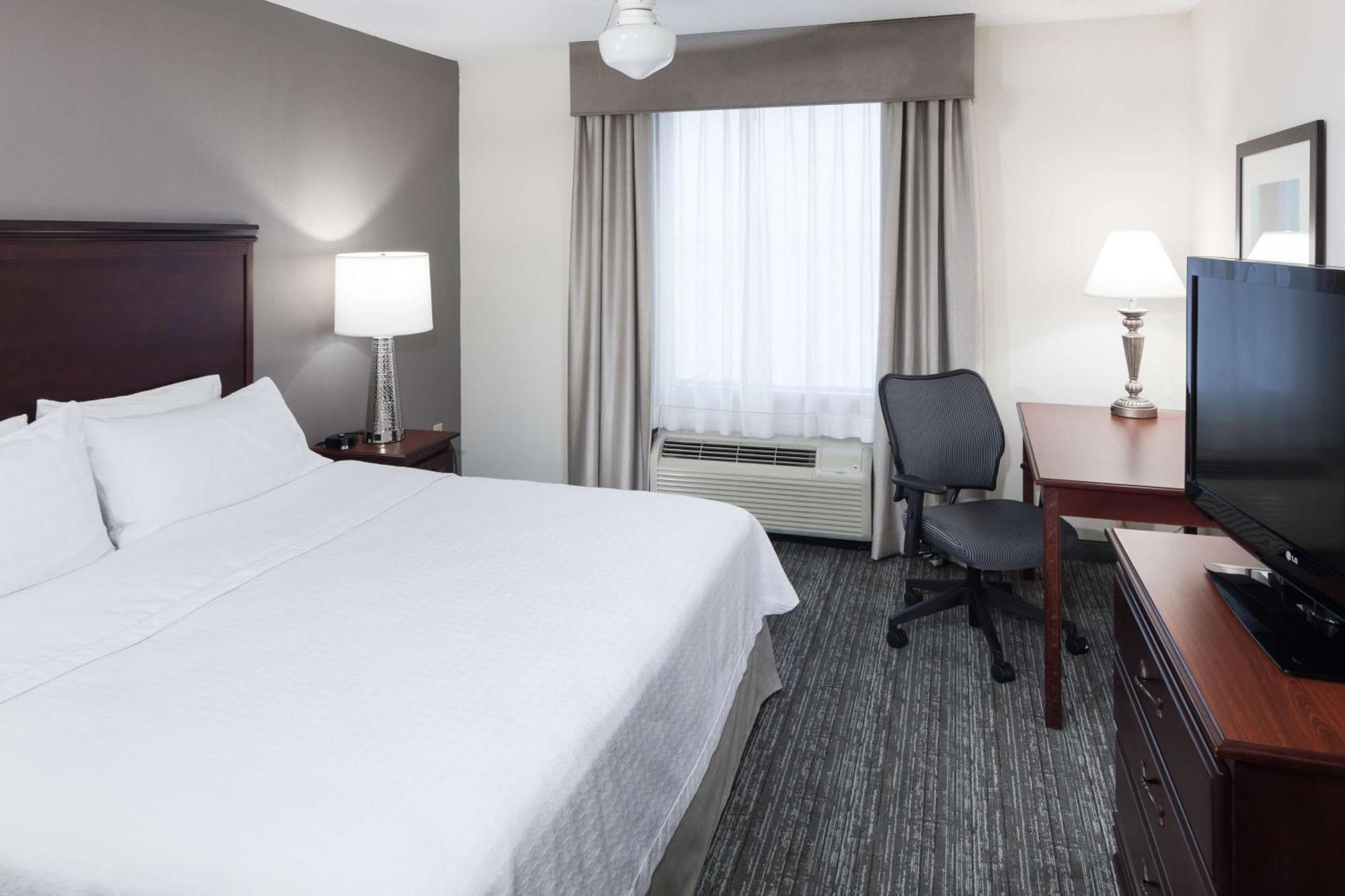 โฮมวู้ด สวีท บาย ฮิลตัน ฮันต์สวิลล์ วิลเลจ ออฟ โพรวิเดนซ์ Hotel ภายนอก รูปภาพ
