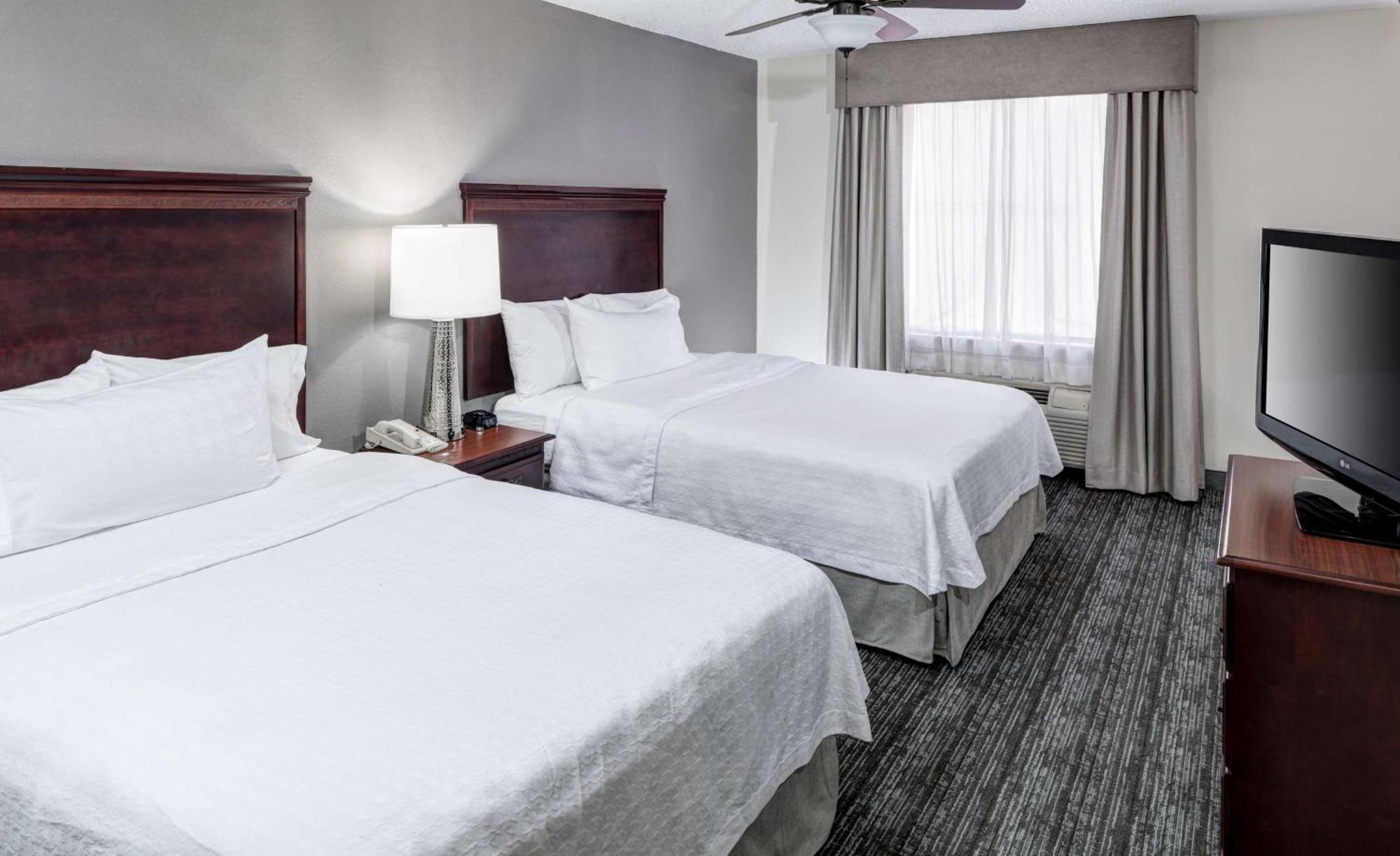 โฮมวู้ด สวีท บาย ฮิลตัน ฮันต์สวิลล์ วิลเลจ ออฟ โพรวิเดนซ์ Hotel ภายนอก รูปภาพ