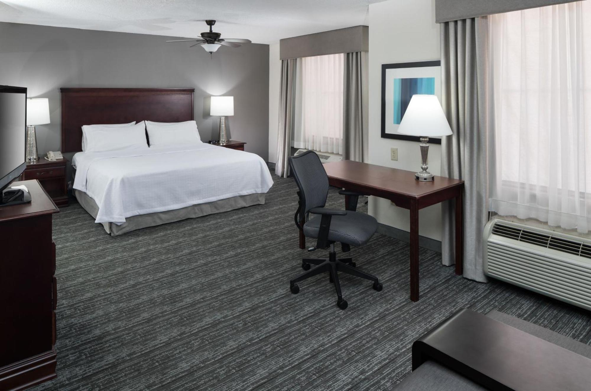 โฮมวู้ด สวีท บาย ฮิลตัน ฮันต์สวิลล์ วิลเลจ ออฟ โพรวิเดนซ์ Hotel ภายนอก รูปภาพ