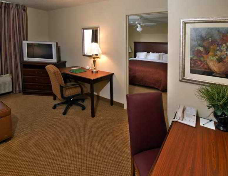 โฮมวู้ด สวีท บาย ฮิลตัน ฮันต์สวิลล์ วิลเลจ ออฟ โพรวิเดนซ์ Hotel ภายนอก รูปภาพ